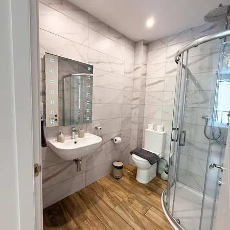 Luxury Spacious Flat Premium Comfort Is-Swieqi