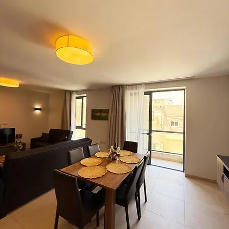 Luxury Spacious Flat Premium Comfort Is-Swieqi