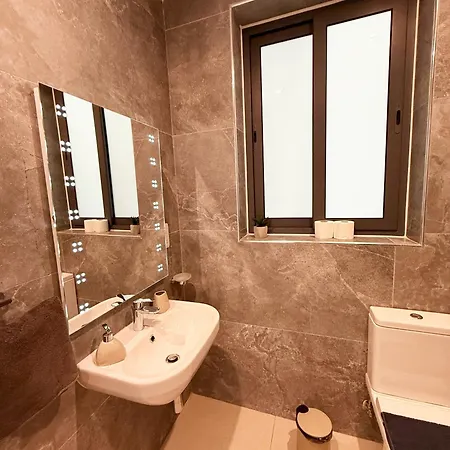 Luxury Spacious Flat Premium Comfort *